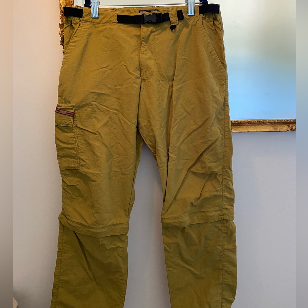 REI Womans Olive Cargo Pants